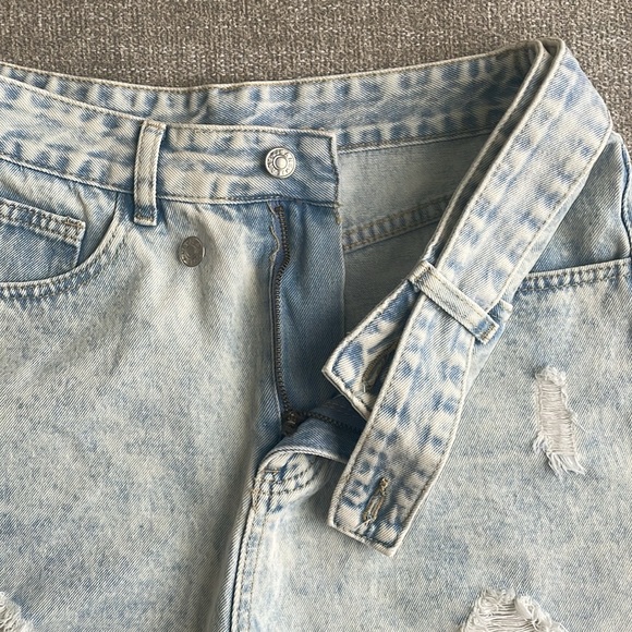 Jean Shorts Size Medium - Picture 3 of 4